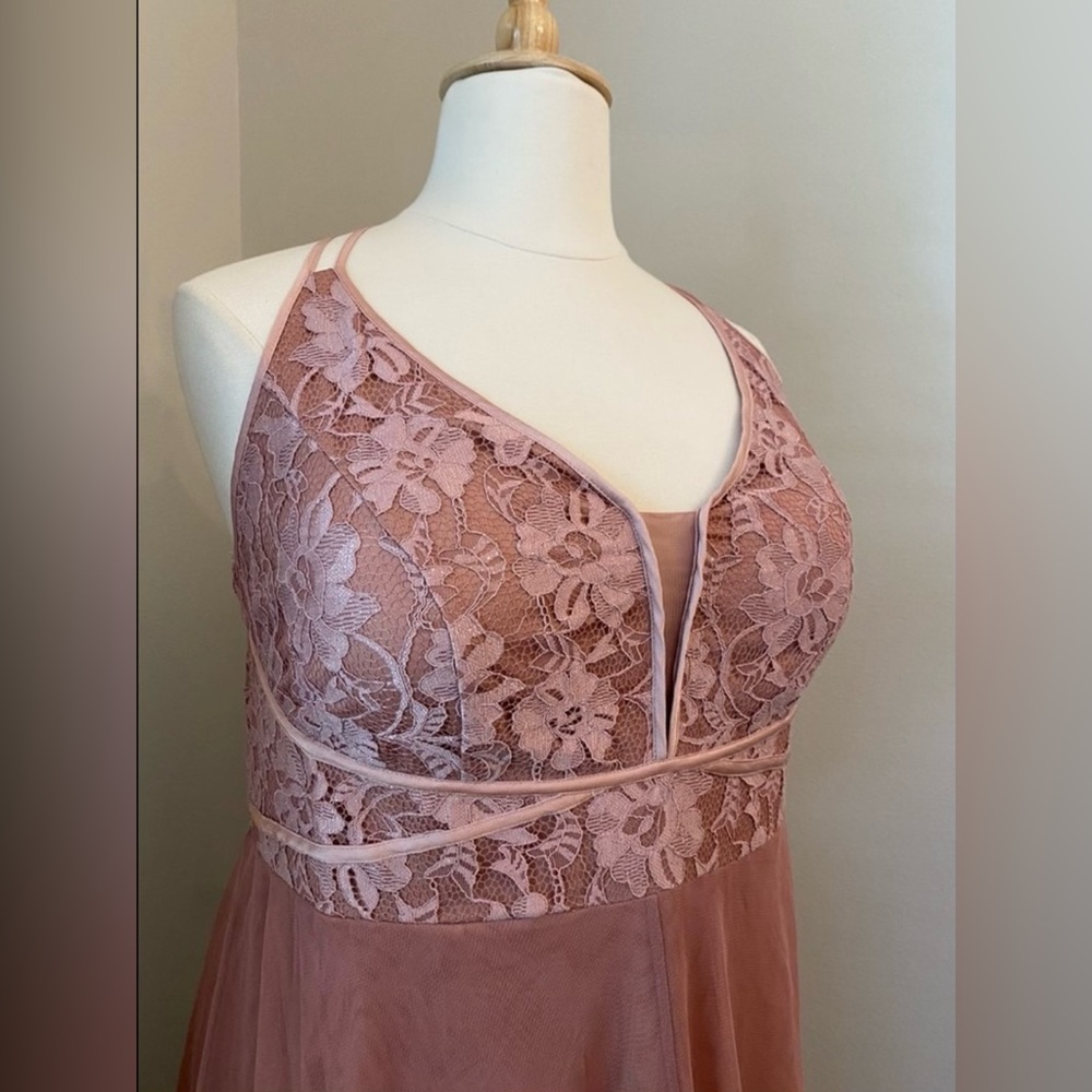 3x Plus Dress 💗 - Picture 2 of 6